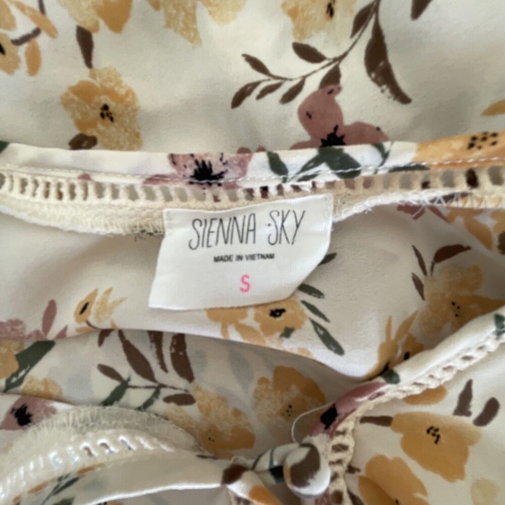 Sienna Sky Women's Size S Floral Blouse Lightweight Ruffle Top - Picture 5 of 8